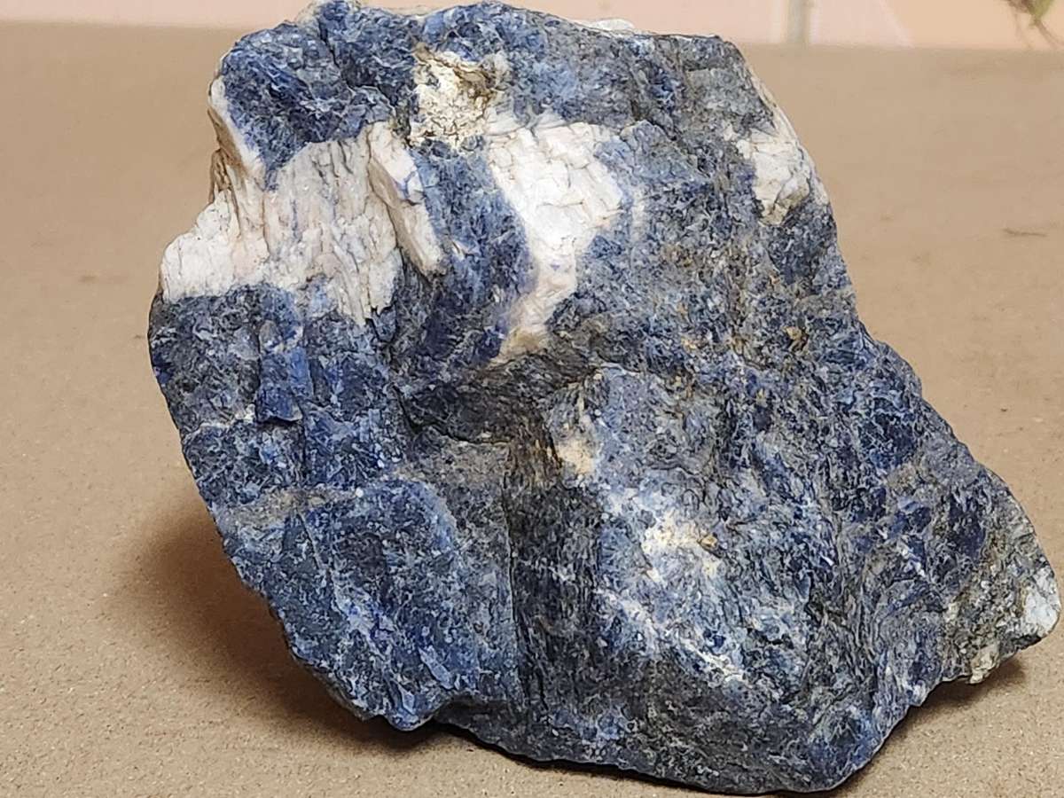TWO STUNNING RAW MINERAL GEOLOGICAL SPECIMENS, SODALITE AND UNKNOWN