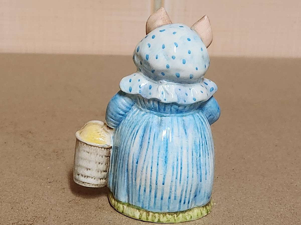 BEATRIX POTTER'S AUNT PETTITOES FIGURINE BY BESWICK