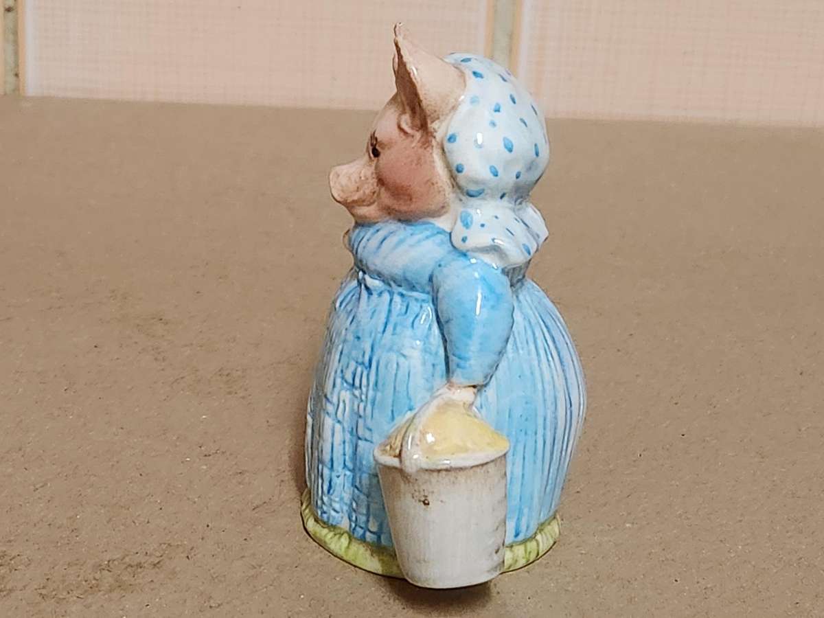 BEATRIX POTTER'S AUNT PETTITOES FIGURINE BY BESWICK