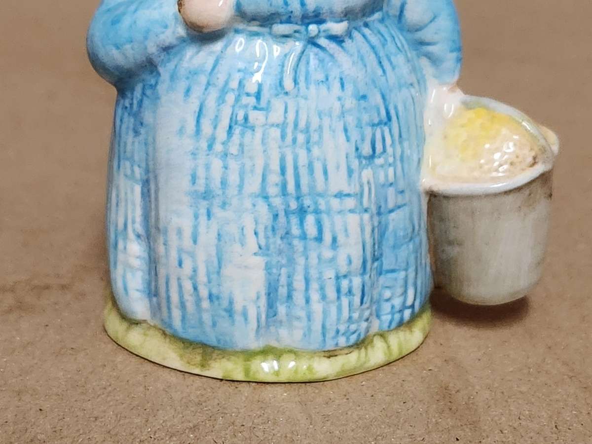 BEATRIX POTTER'S AUNT PETTITOES FIGURINE BY BESWICK