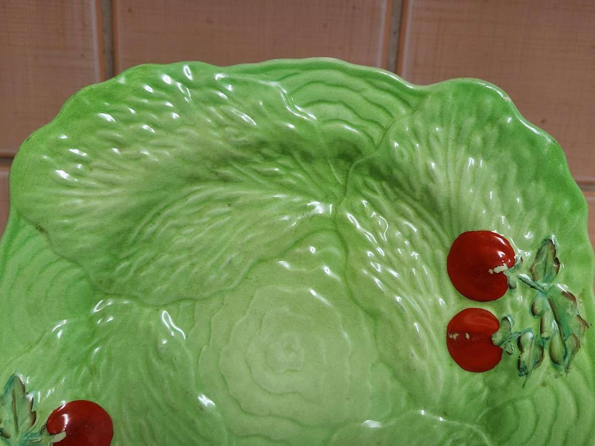 VINTAGE BESWICK CABBAGE LEAF AND TOMATO PLATE