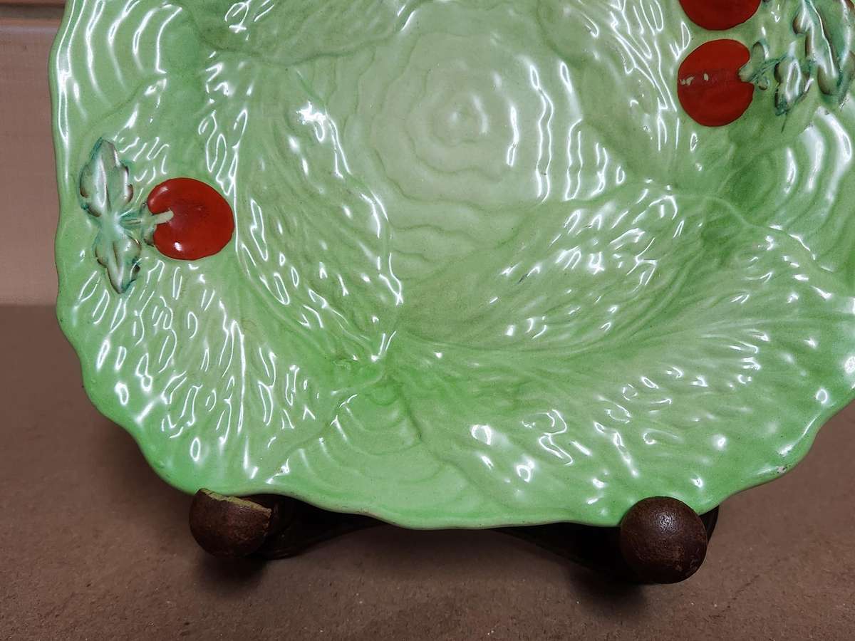 VINTAGE BESWICK CABBAGE LEAF AND TOMATO PLATE