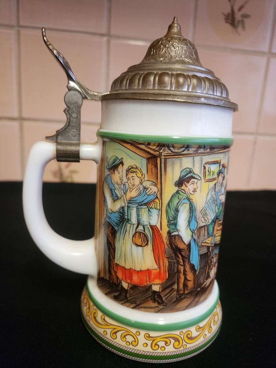 ORIGINAL BMF BIERSEIDEL MILK GLASS BEERSTEIN