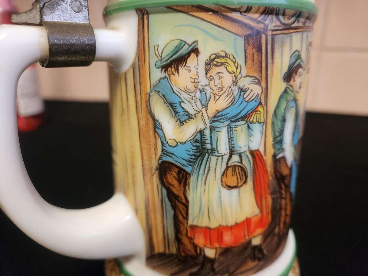 ORIGINAL BMF BIERSEIDEL MILK GLASS BEERSTEIN