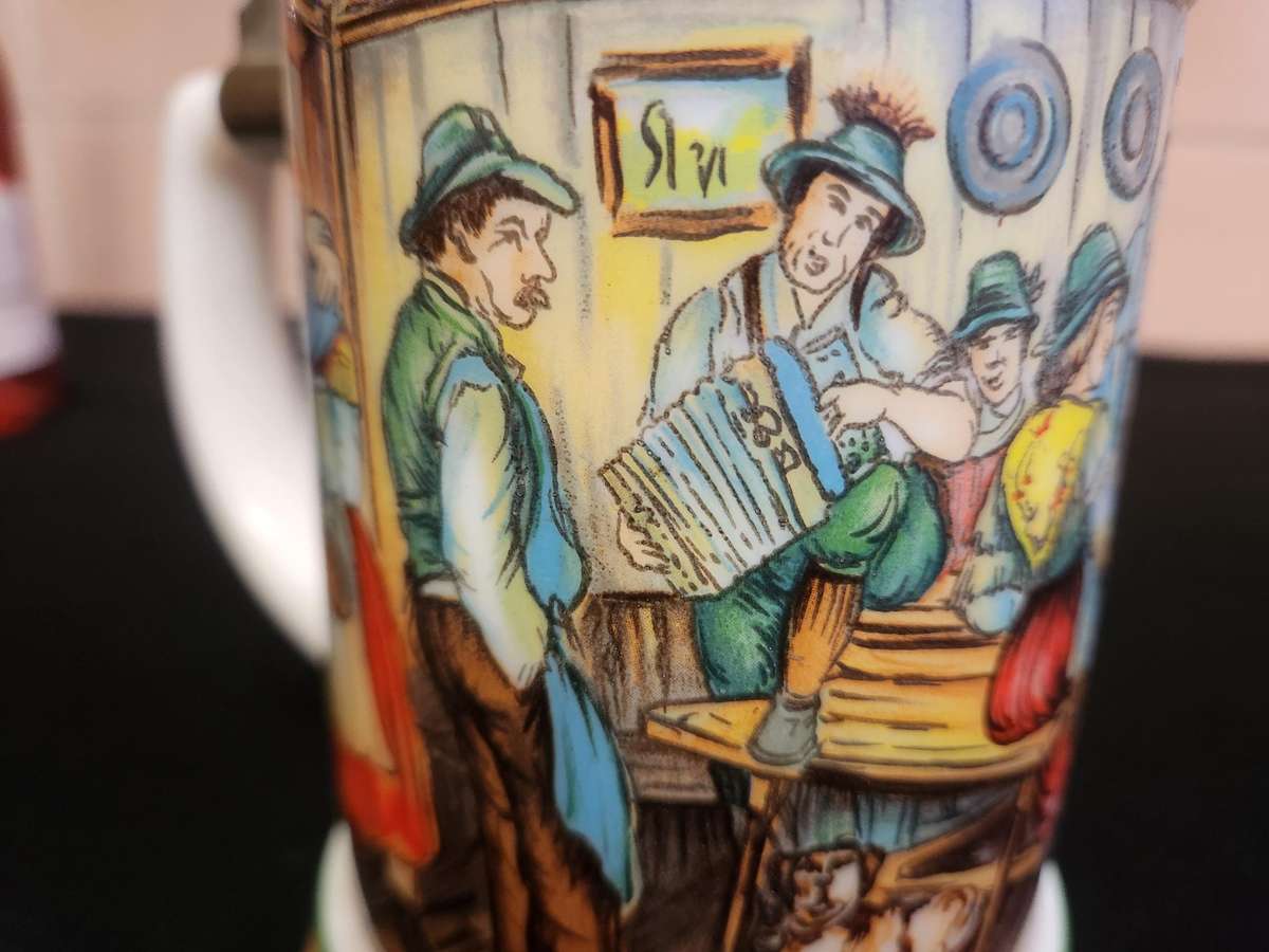 ORIGINAL BMF BIERSEIDEL MILK GLASS BEERSTEIN