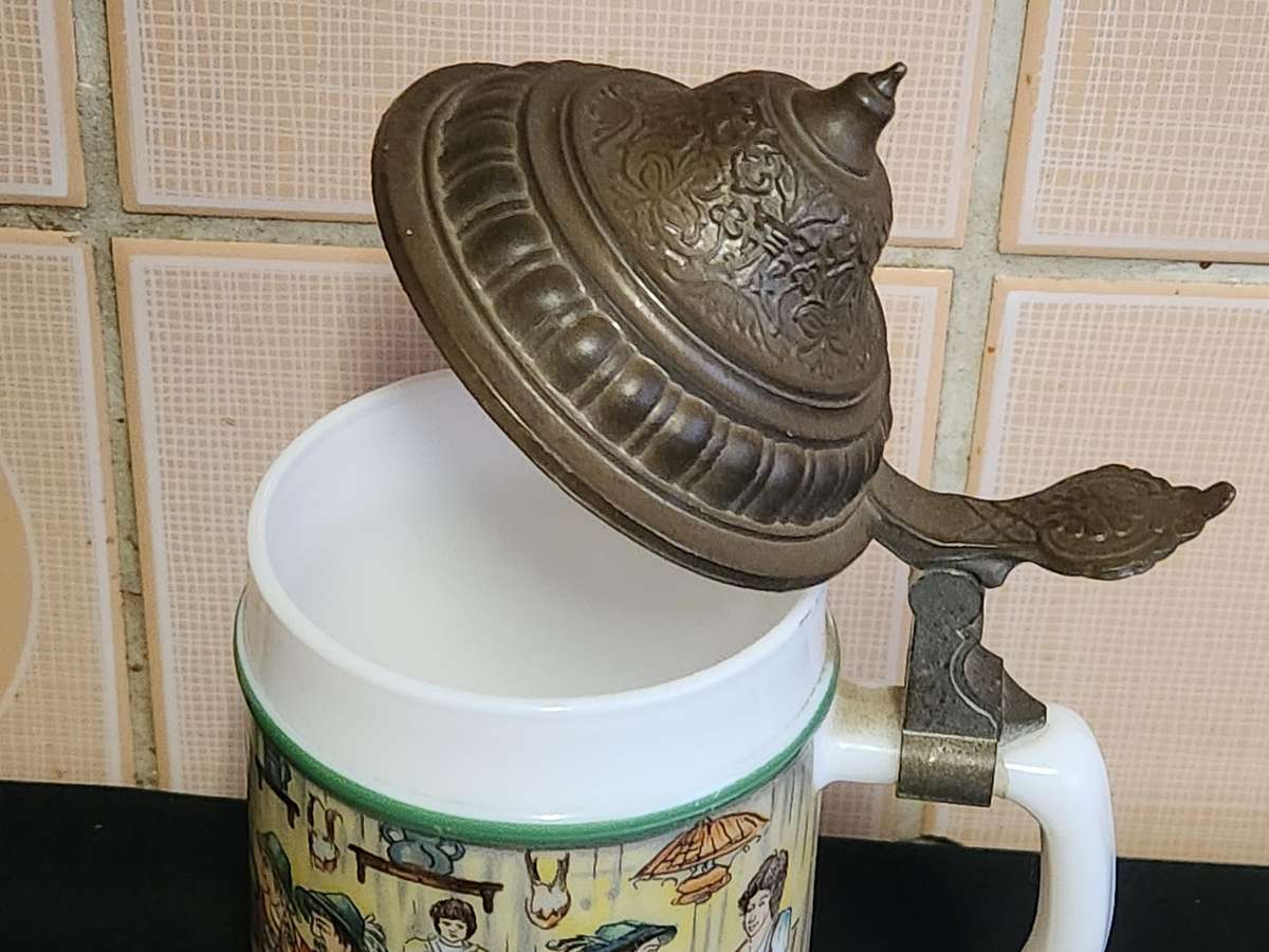 ORIGINAL BMF BIERSEIDEL MILK GLASS BEERSTEIN