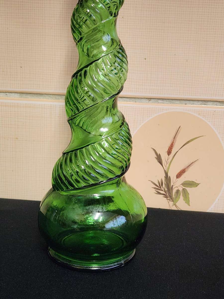 VINTAGE ITALIAN DEPOSE EMERALD GREEN TWIST SNAKE SPIRAL GENIE BOTTLE