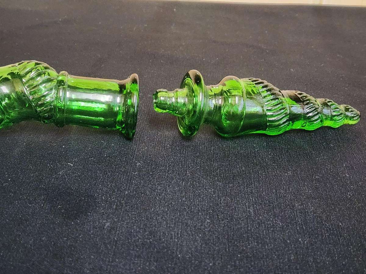 VINTAGE ITALIAN DEPOSE EMERALD GREEN TWIST SNAKE SPIRAL GENIE BOTTLE