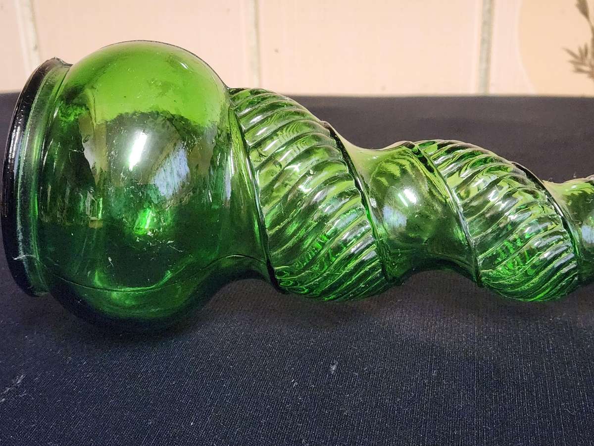 VINTAGE ITALIAN DEPOSE EMERALD GREEN TWIST SNAKE SPIRAL GENIE BOTTLE