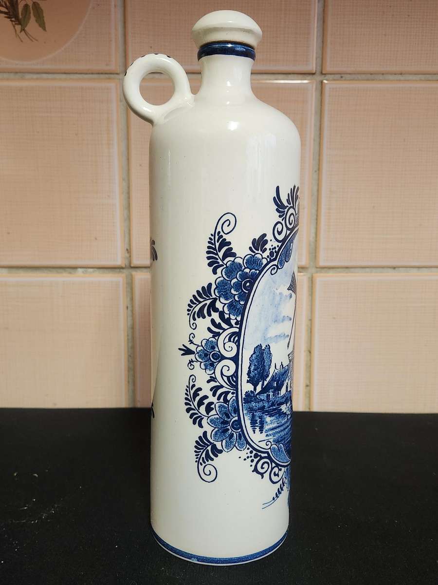 VINTAGE DELFT BLAAUW HOLLAND DECANTER