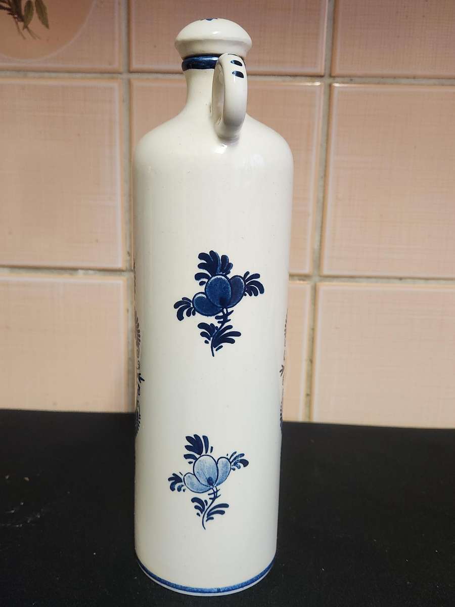 VINTAGE DELFT BLAAUW HOLLAND DECANTER