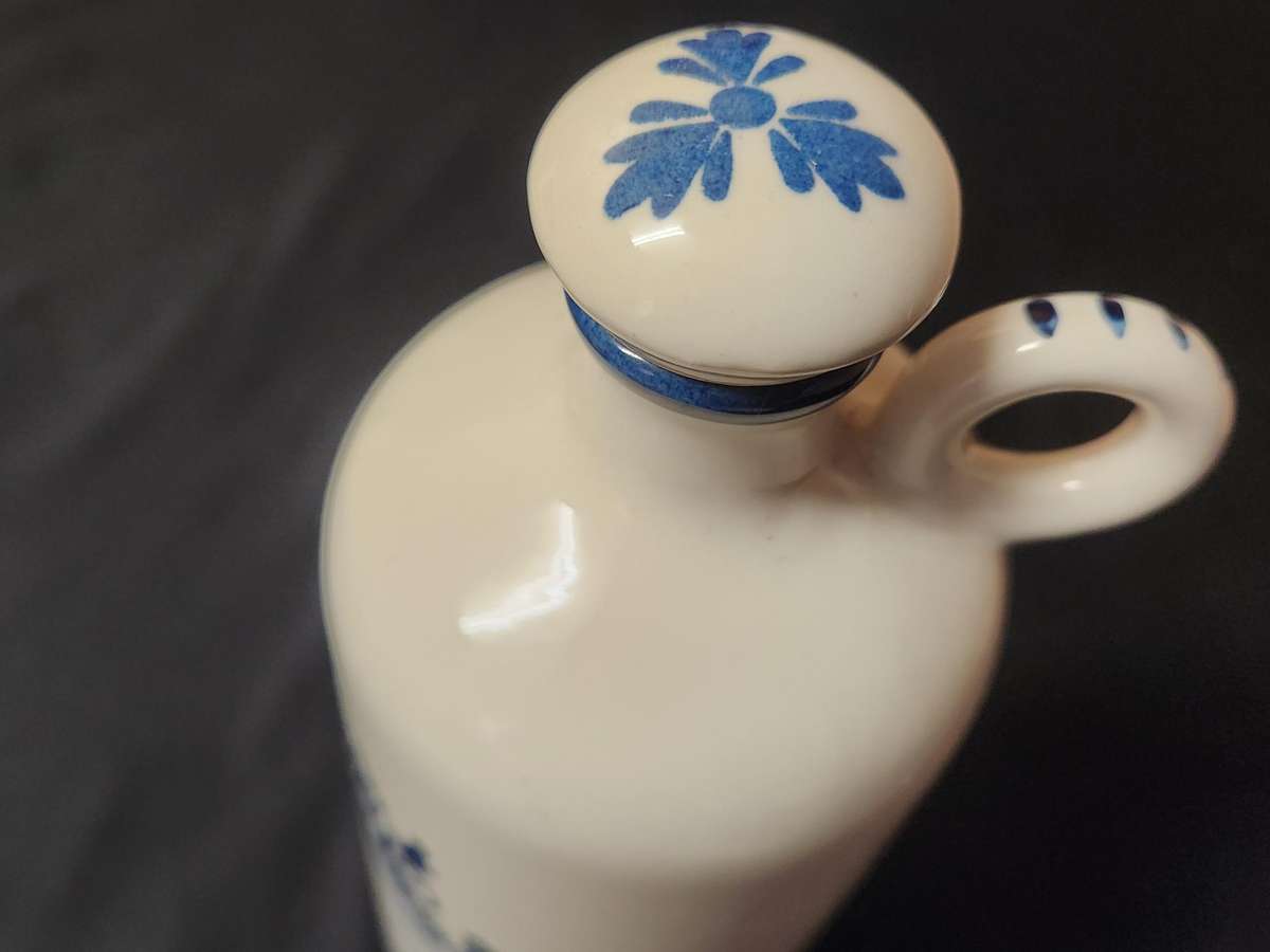VINTAGE DELFT BLAAUW HOLLAND DECANTER