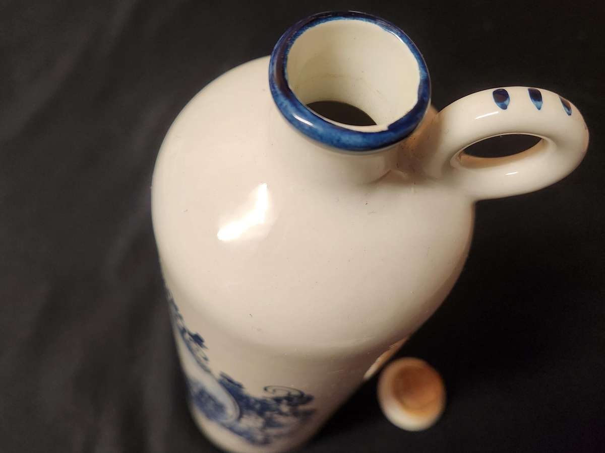 VINTAGE DELFT BLAAUW HOLLAND DECANTER