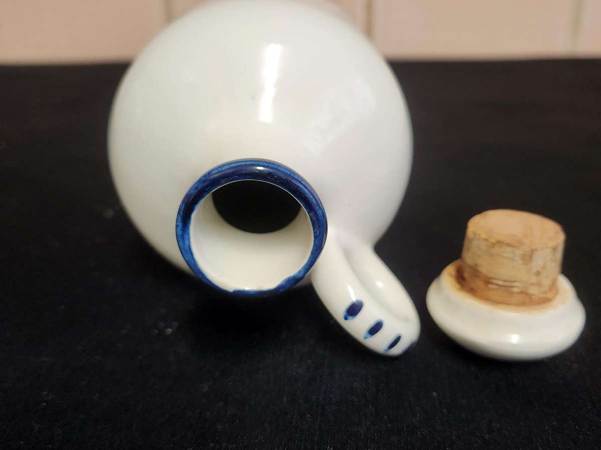 VINTAGE DELFT BLAAUW HOLLAND DECANTER