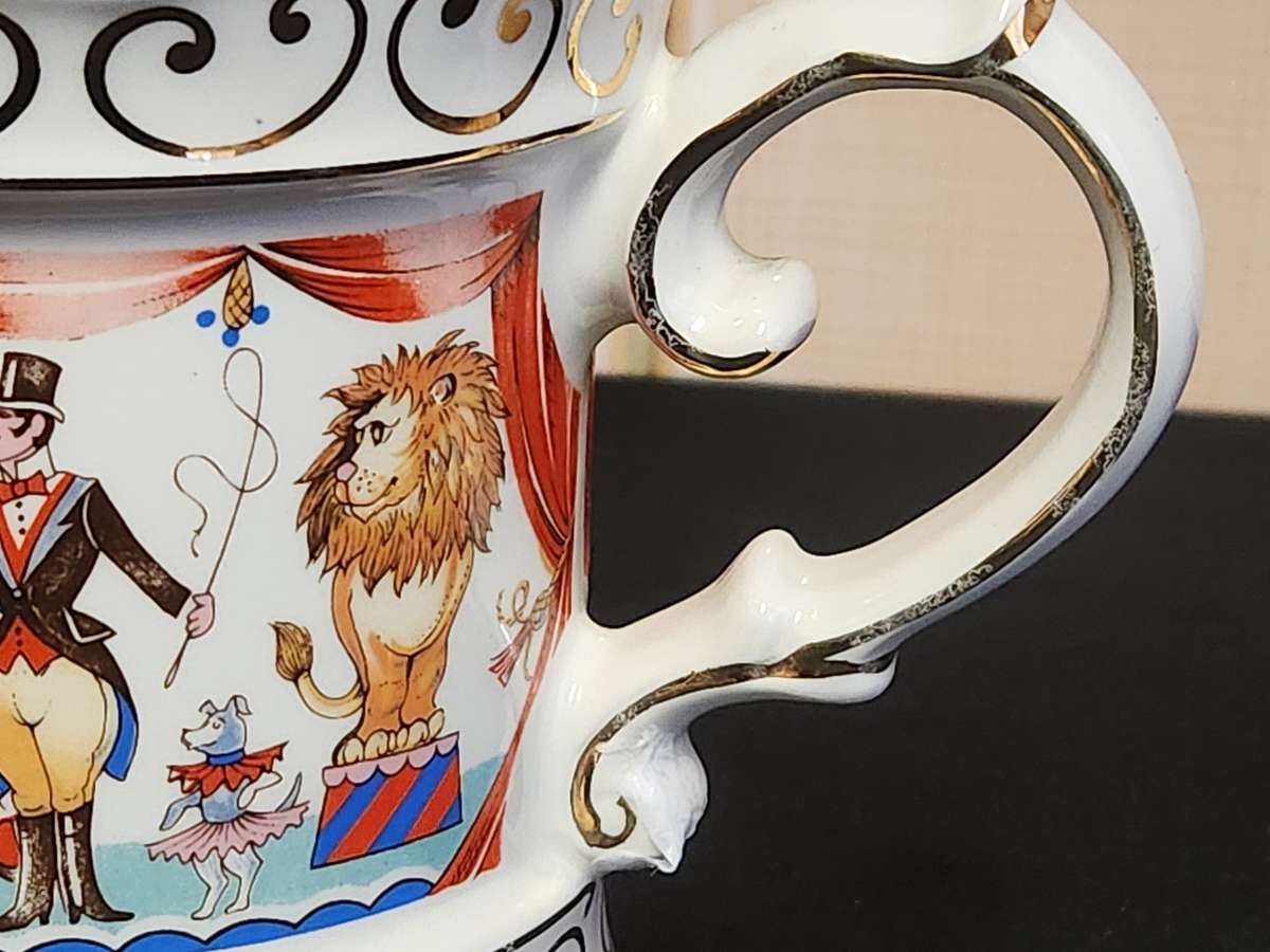 SADLER EDWARDIAN ENTERTAINMENTS CIRCUS PORCELAIN TEA POT