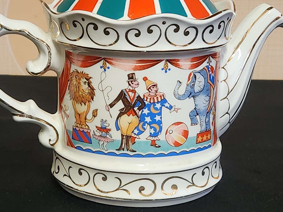 SADLER EDWARDIAN ENTERTAINMENTS CIRCUS PORCELAIN TEA POT