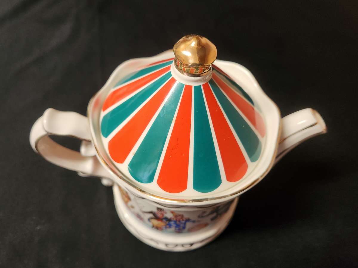 SADLER EDWARDIAN ENTERTAINMENTS CIRCUS PORCELAIN TEA POT