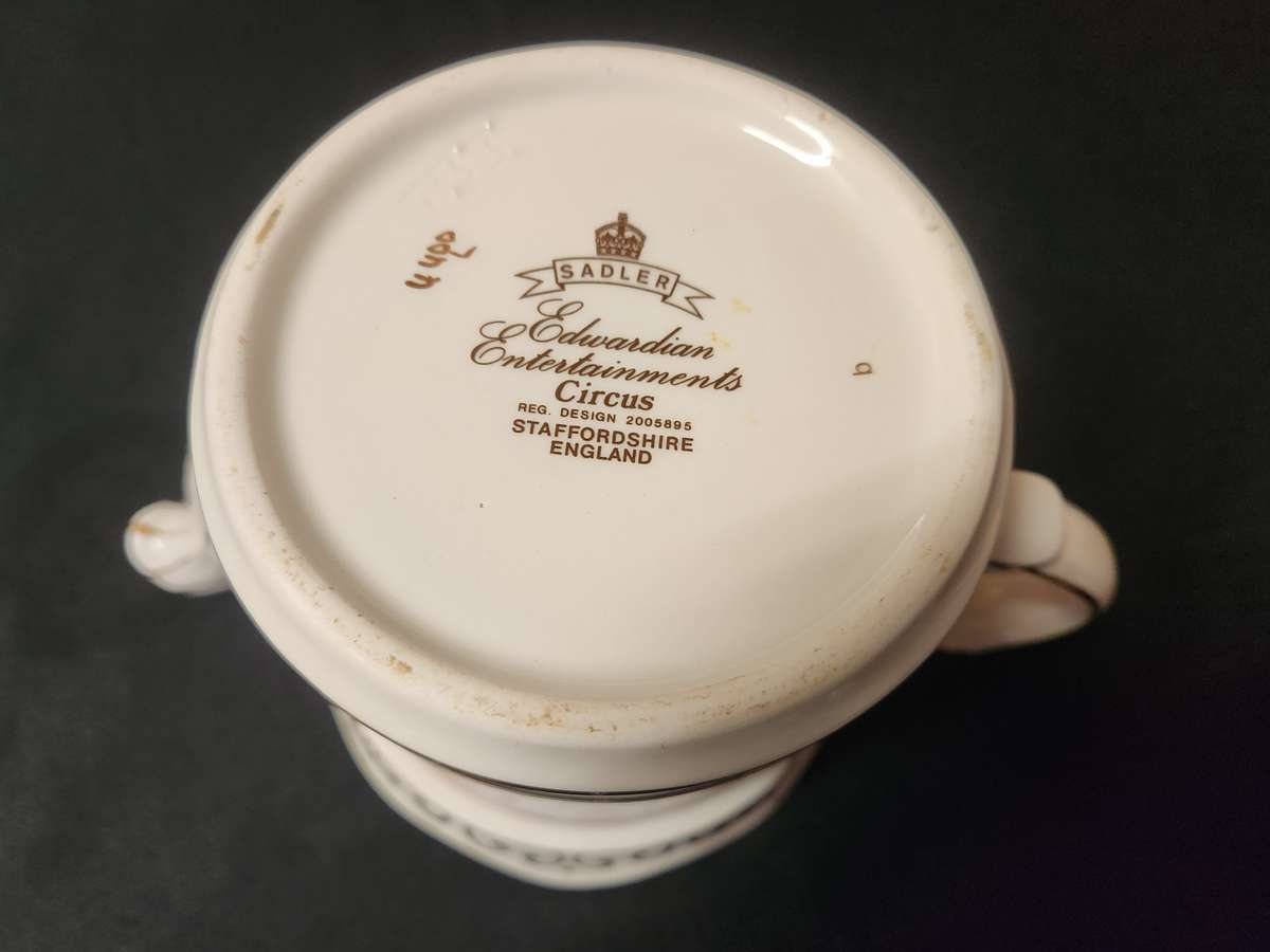 SADLER EDWARDIAN ENTERTAINMENTS CIRCUS PORCELAIN TEA POT