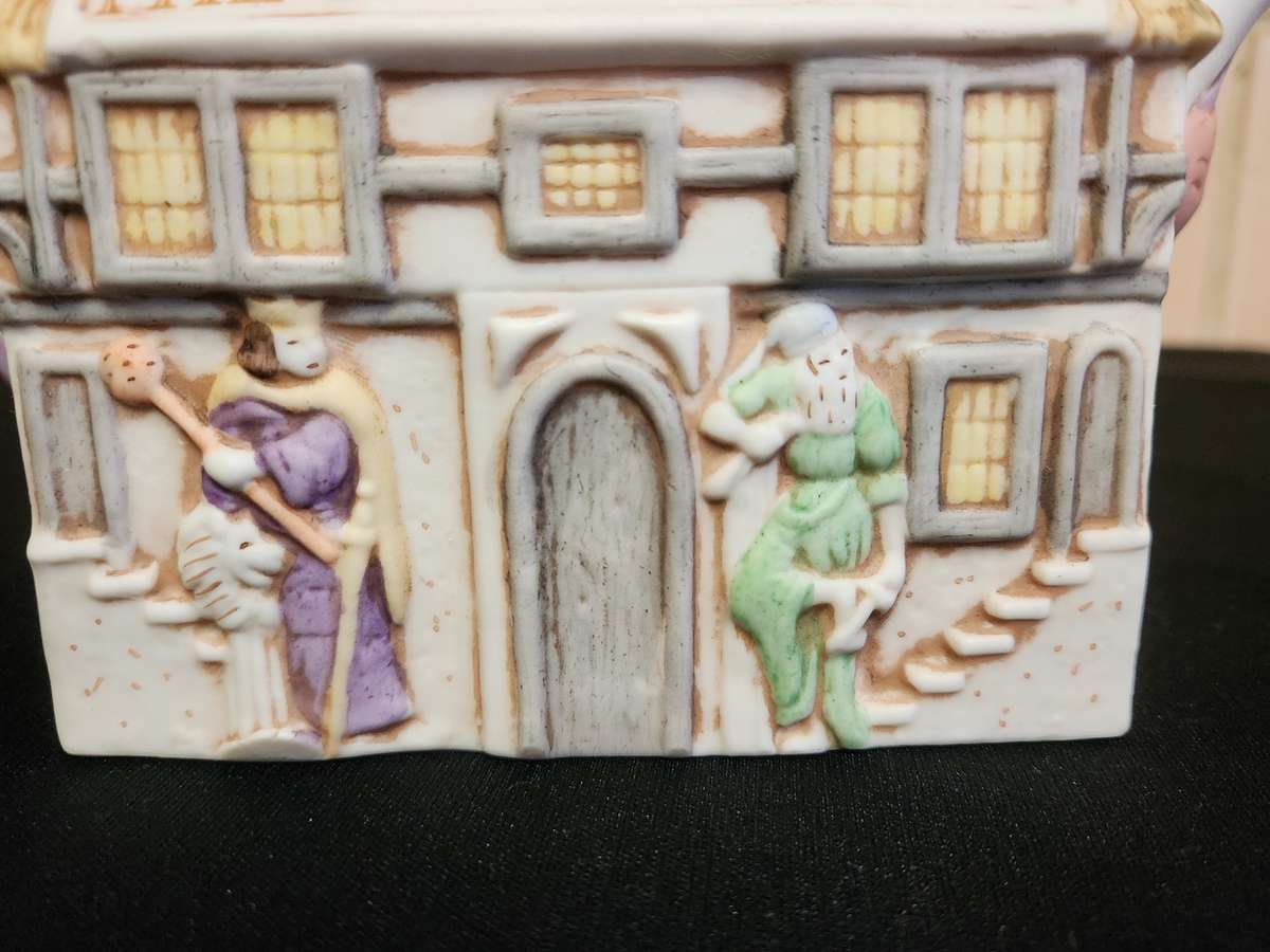 VINTAGE CHRISTOPHER WIEN THE SHAKESPEARE PUB TEA POT