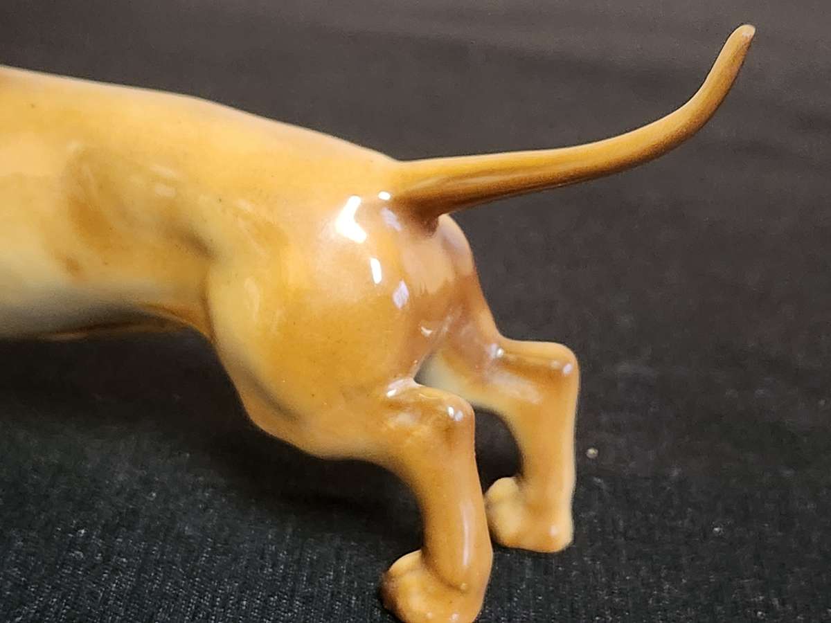 VINTAGE LORENZ HUTSCHENREUTHER KUNSTABTEILUNG DACHSHUND