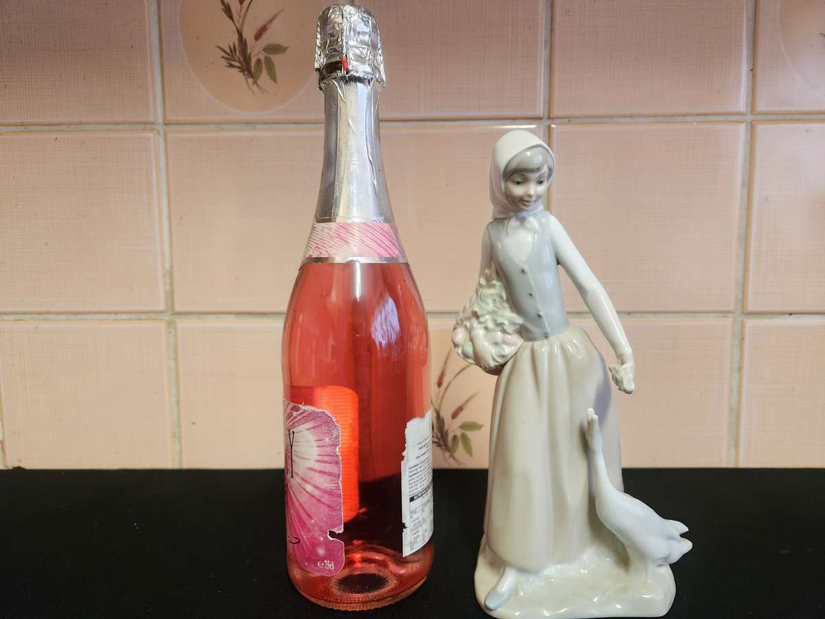 NAO BY LLADRO MADE IN SPAIN PORCELAIN FIGURINE