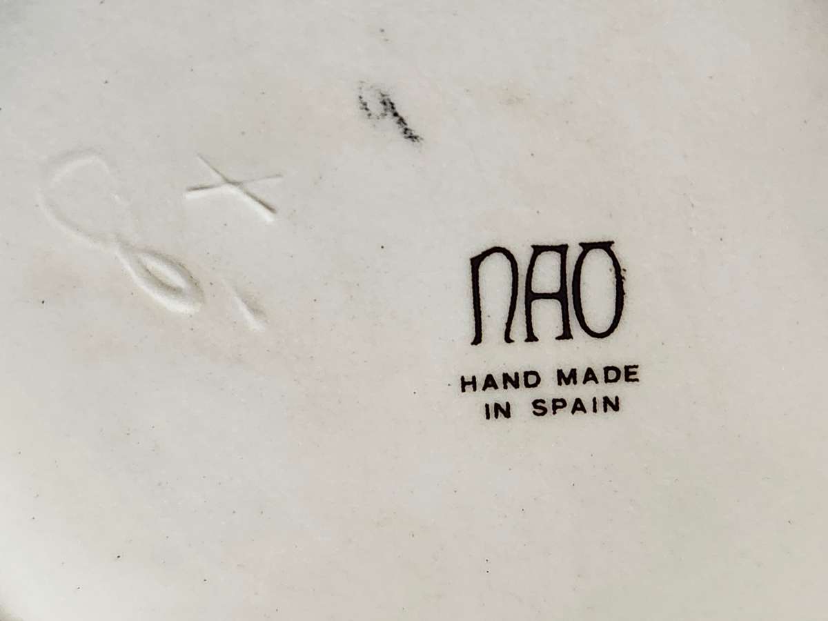 NAO BY LLADRO MADE IN SPAIN TALL LADY PORCELAIN FIGURINE - NO 2