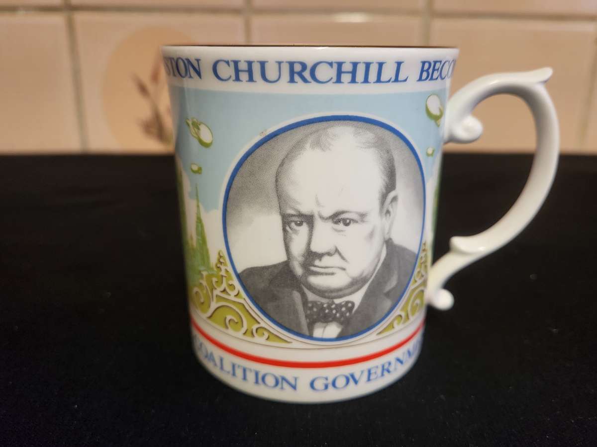 WINSTON CHURCHILL AND MARGARET THATCHER COMMEMORATIVE MUGS