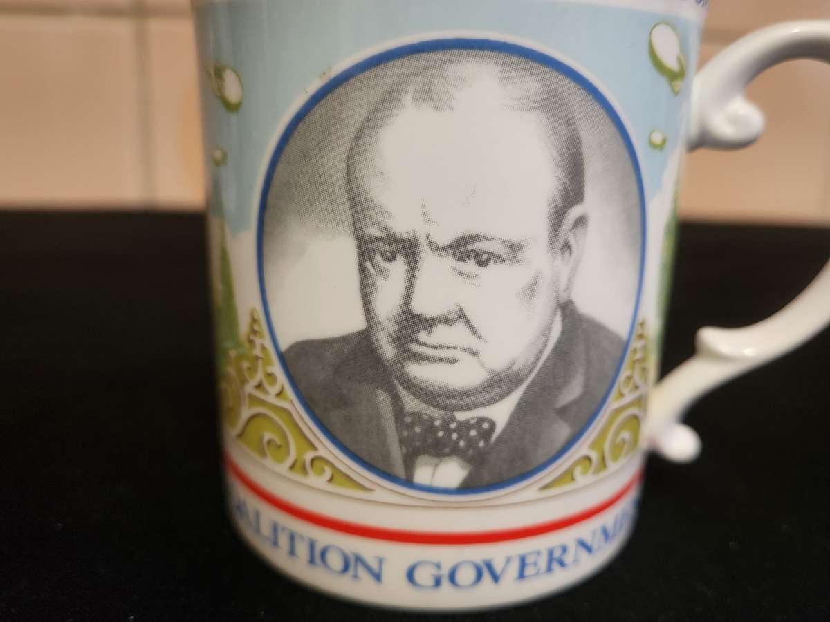 WINSTON CHURCHILL AND MARGARET THATCHER COMMEMORATIVE MUGS