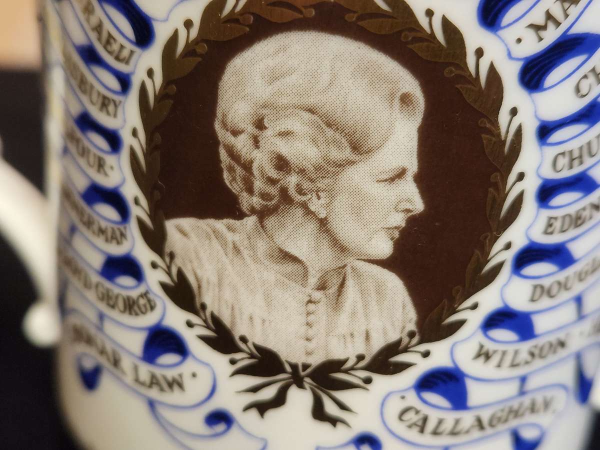 WINSTON CHURCHILL AND MARGARET THATCHER COMMEMORATIVE MUGS