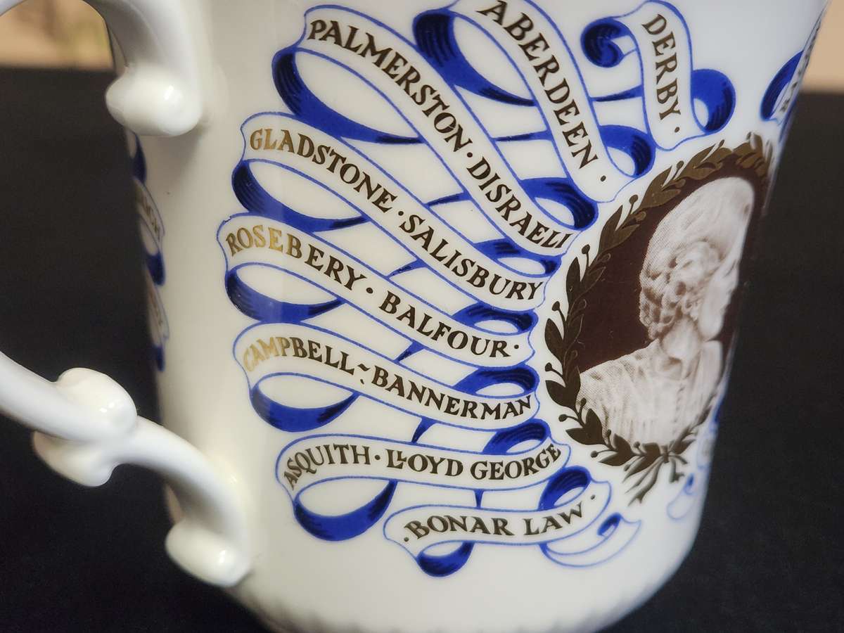 WINSTON CHURCHILL AND MARGARET THATCHER COMMEMORATIVE MUGS
