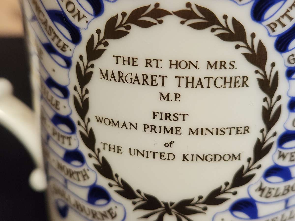 WINSTON CHURCHILL AND MARGARET THATCHER COMMEMORATIVE MUGS