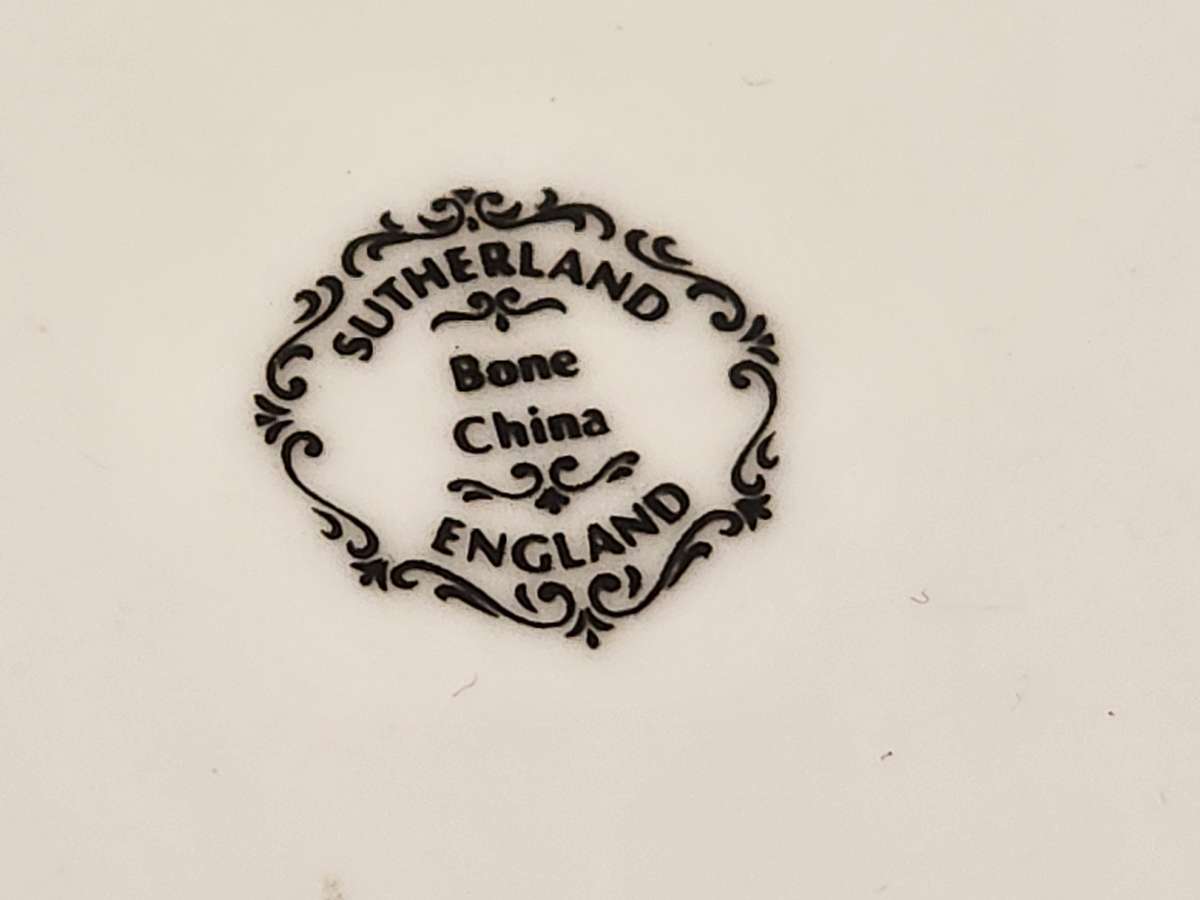 WINSTON CHURCHILL AND MARGARET THATCHER COMMEMORATIVE MUGS