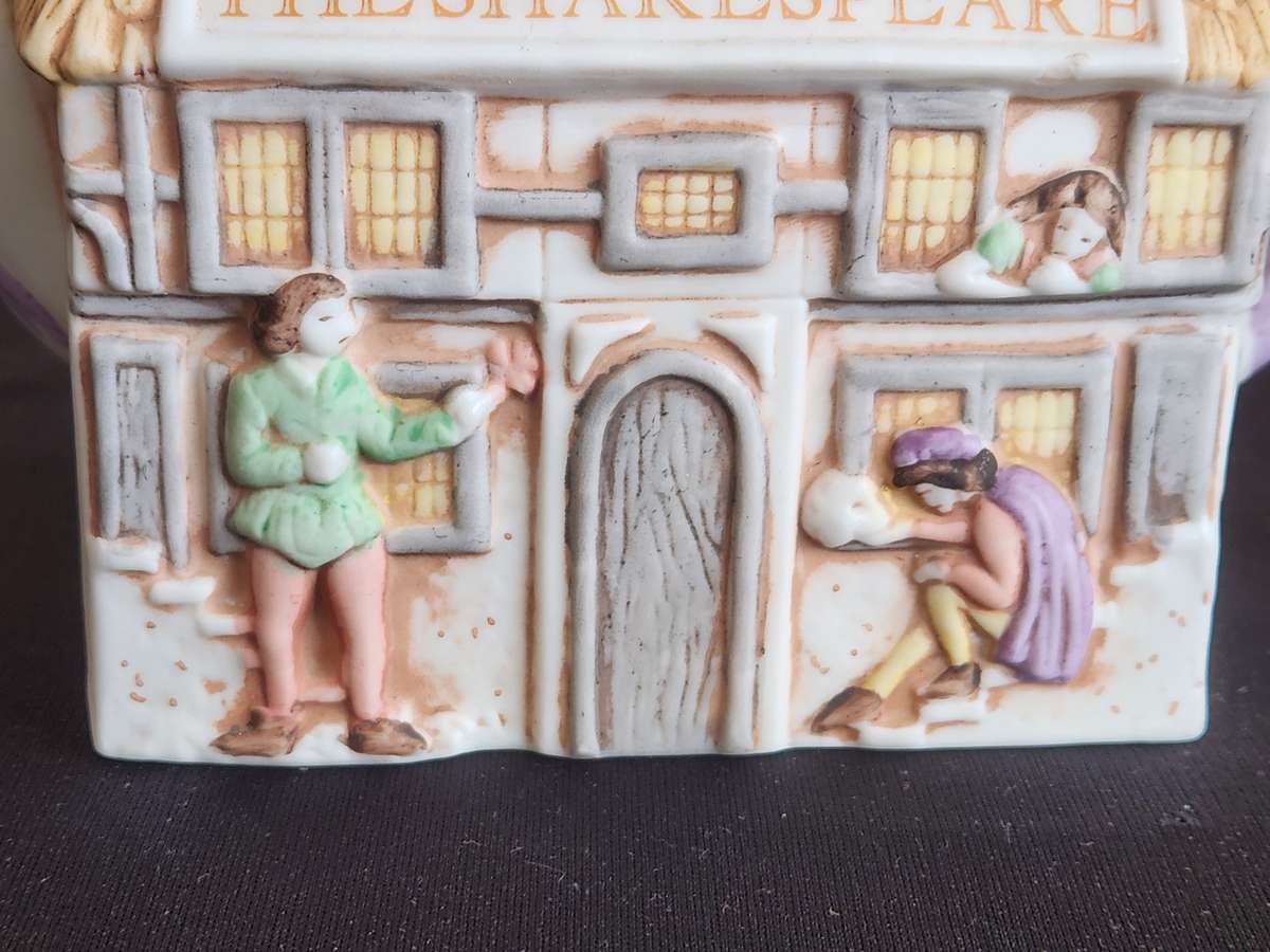 VINTAGE CHRISTOPHER WIEN THE SHAKESPEARE PUB TEA POT