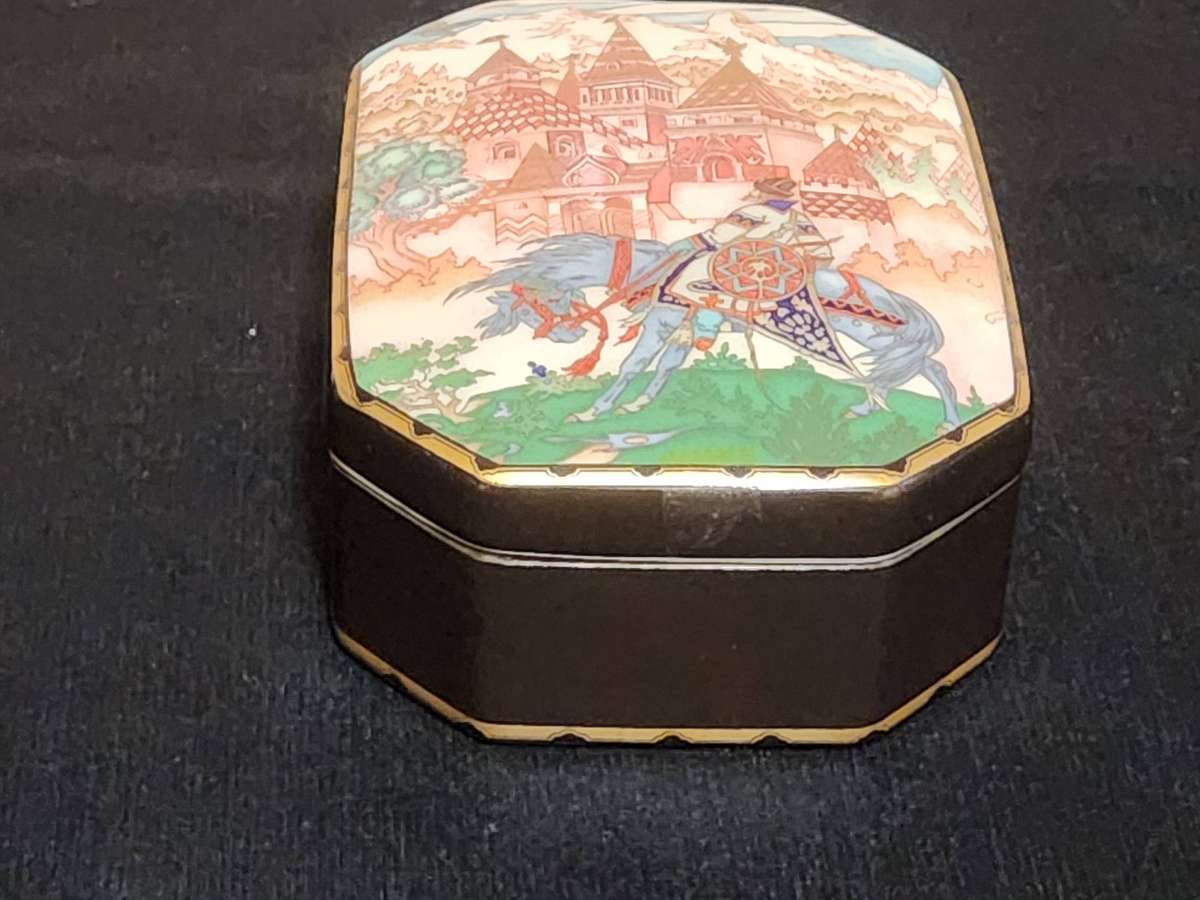 Vintage Villeroy and Boch Heinrich Russian Fairy Tales Trinket Box