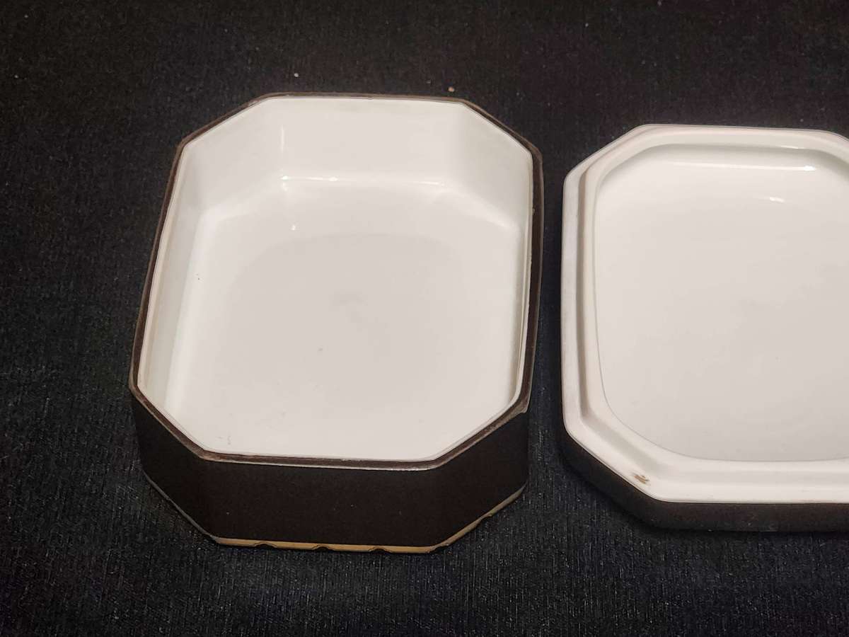 Vintage Villeroy and Boch Heinrich Russian Fairy Tales Trinket Box