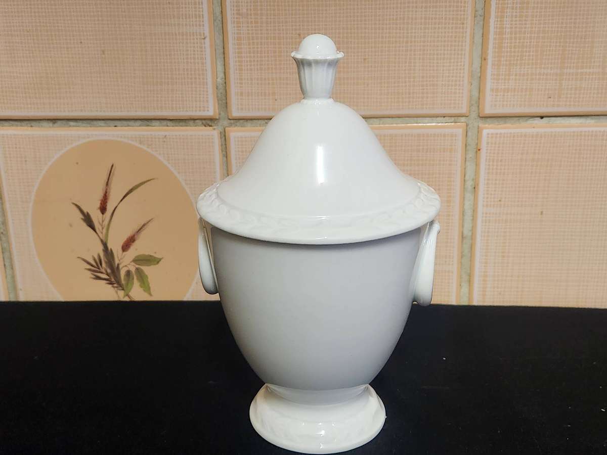 Vintage Kaiser West Germany Porcelain Lidded Bowl