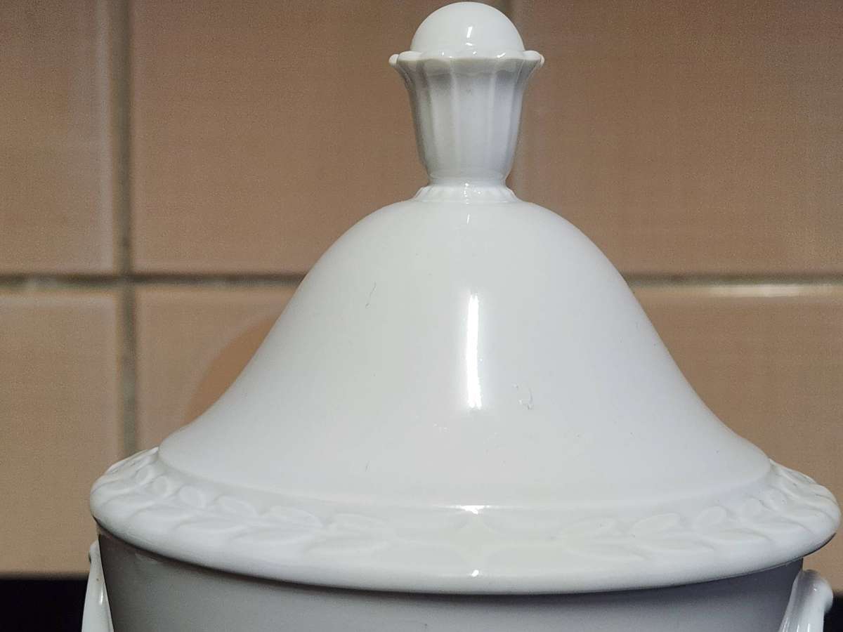 Vintage Kaiser West Germany Porcelain Lidded Bowl