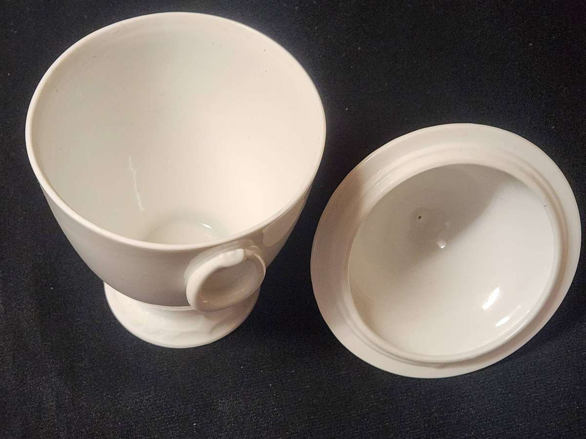 Vintage Kaiser West Germany Porcelain Lidded Bowl