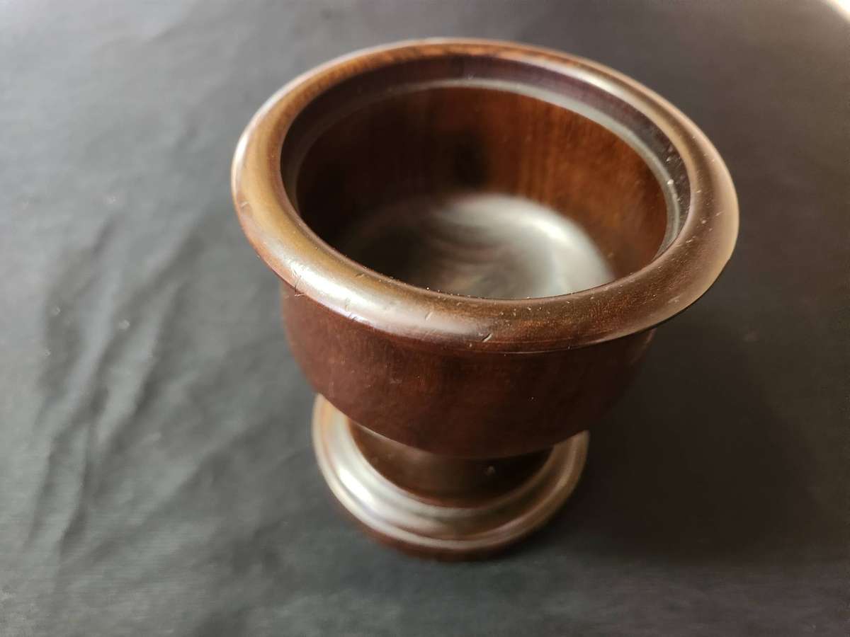 VINTAGE BEAUTIFULLY CRAFTED POLISHED HARDWOOD TOBACCO JAR