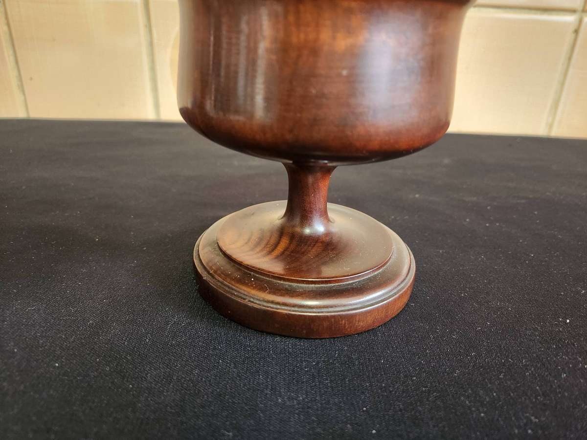 VINTAGE BEAUTIFULLY CRAFTED POLISHED HARDWOOD TOBACCO JAR