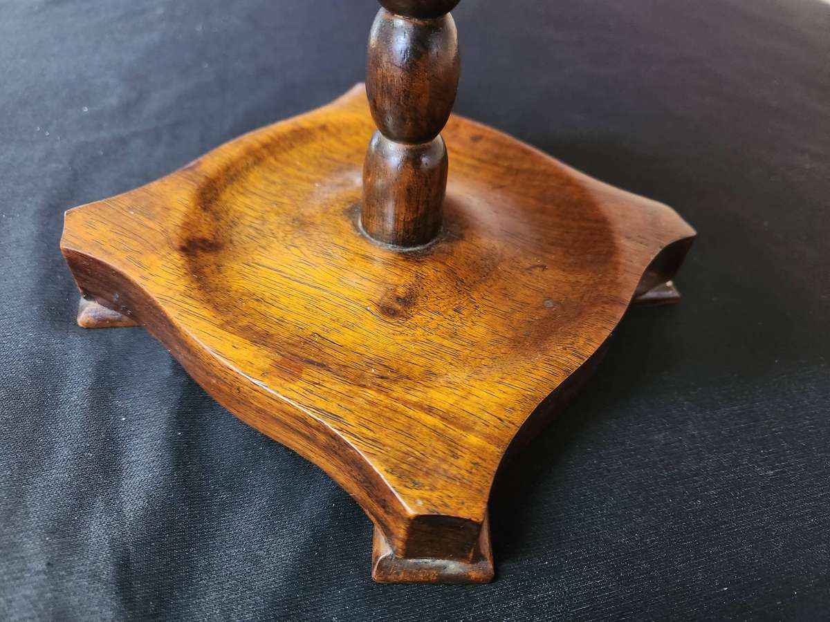 VINTAGE BEAUTIFULLY CRAFTED POLISHED HARDWOOD TOBACCO PIPE STAND