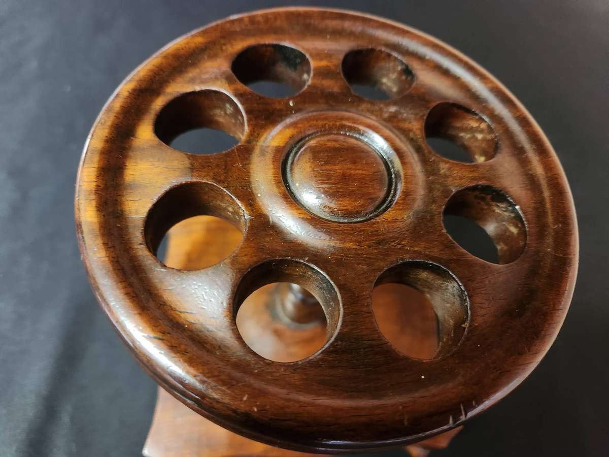 VINTAGE BEAUTIFULLY CRAFTED POLISHED HARDWOOD TOBACCO PIPE STAND