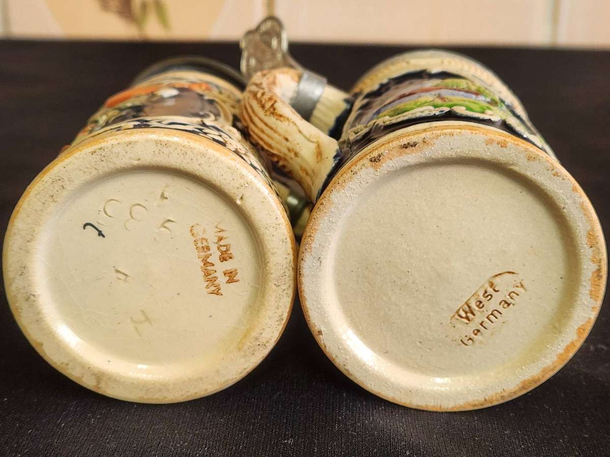 PAIR OF LIDDED GERMAN BEERSTEINS