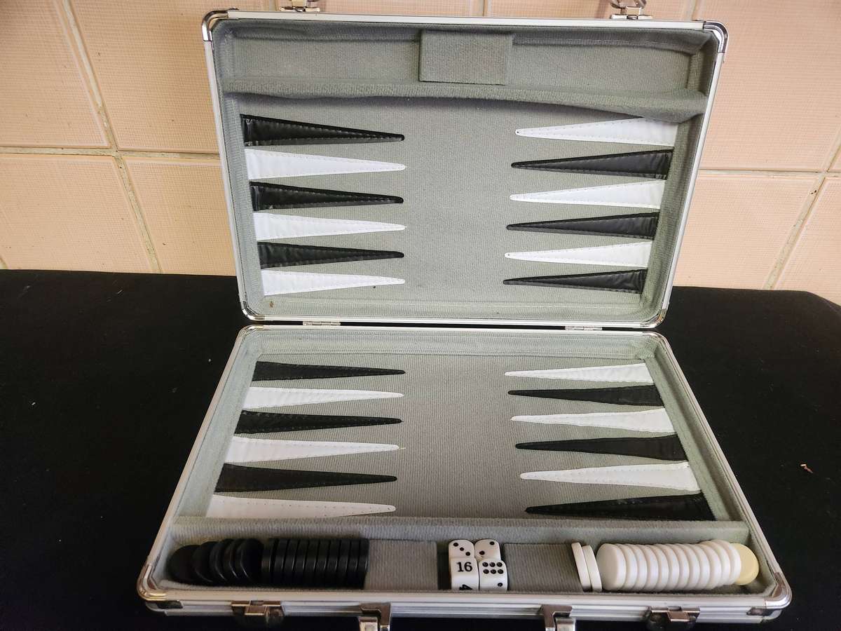 VINTAGE BACKGAMMON SET