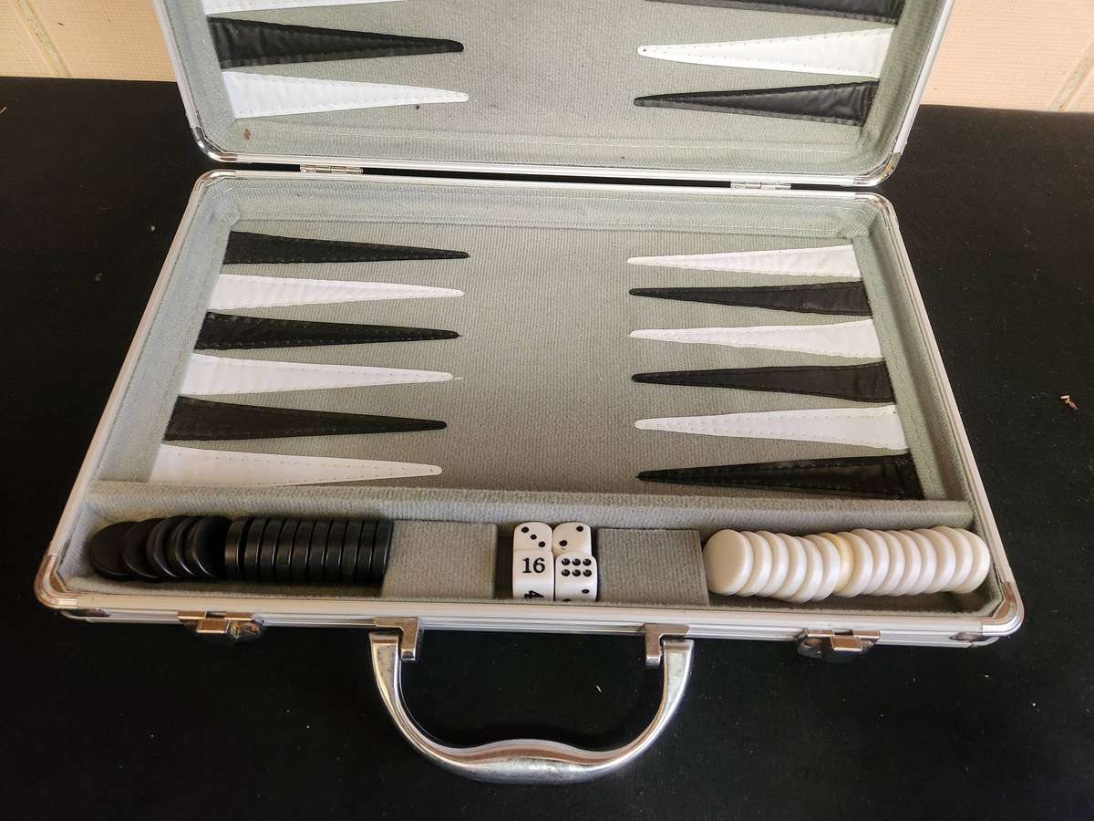 VINTAGE BACKGAMMON SET