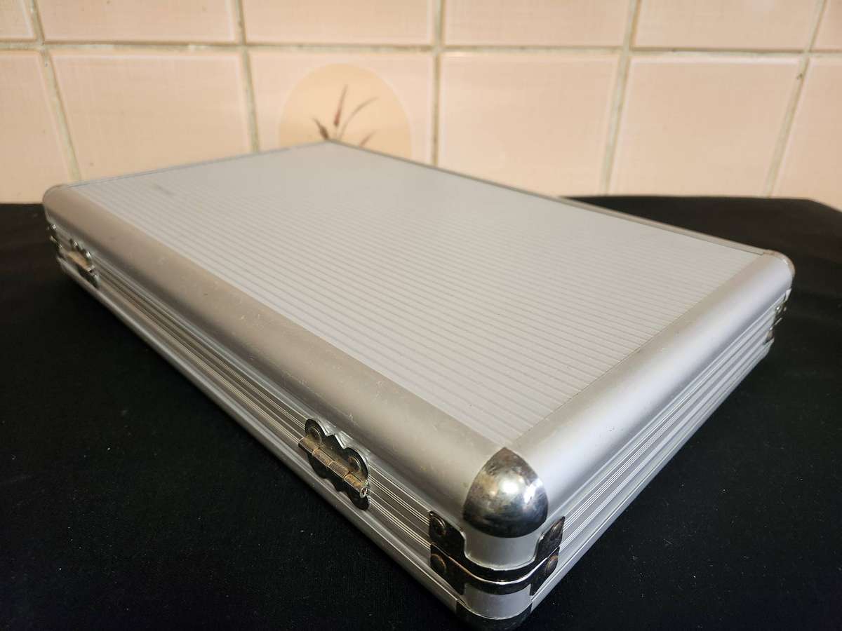 VINTAGE BACKGAMMON SET