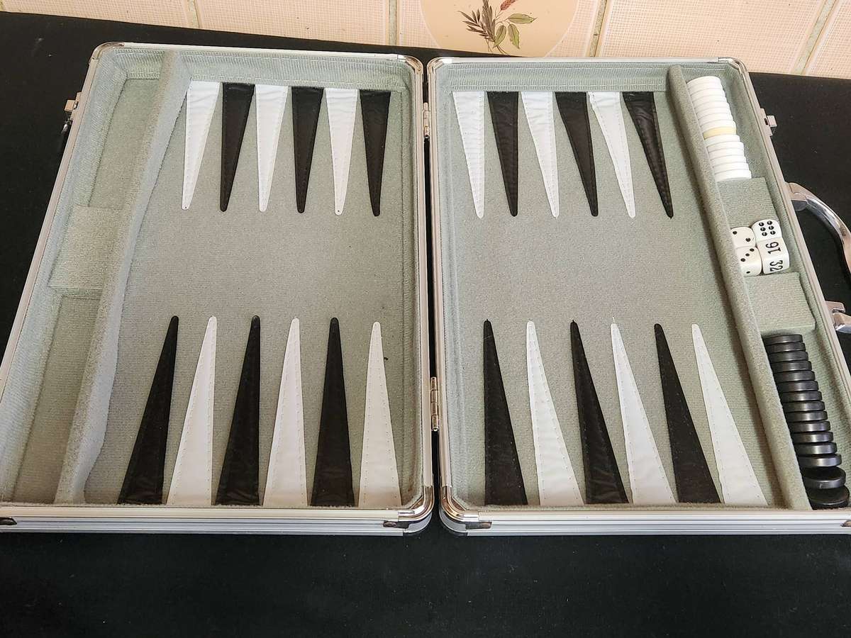 VINTAGE BACKGAMMON SET