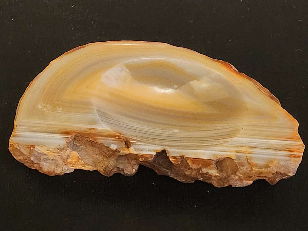 BEAUTIFULLY HIGHLY POLISHED AGATE AND TIGER EYE ASHTRAYS