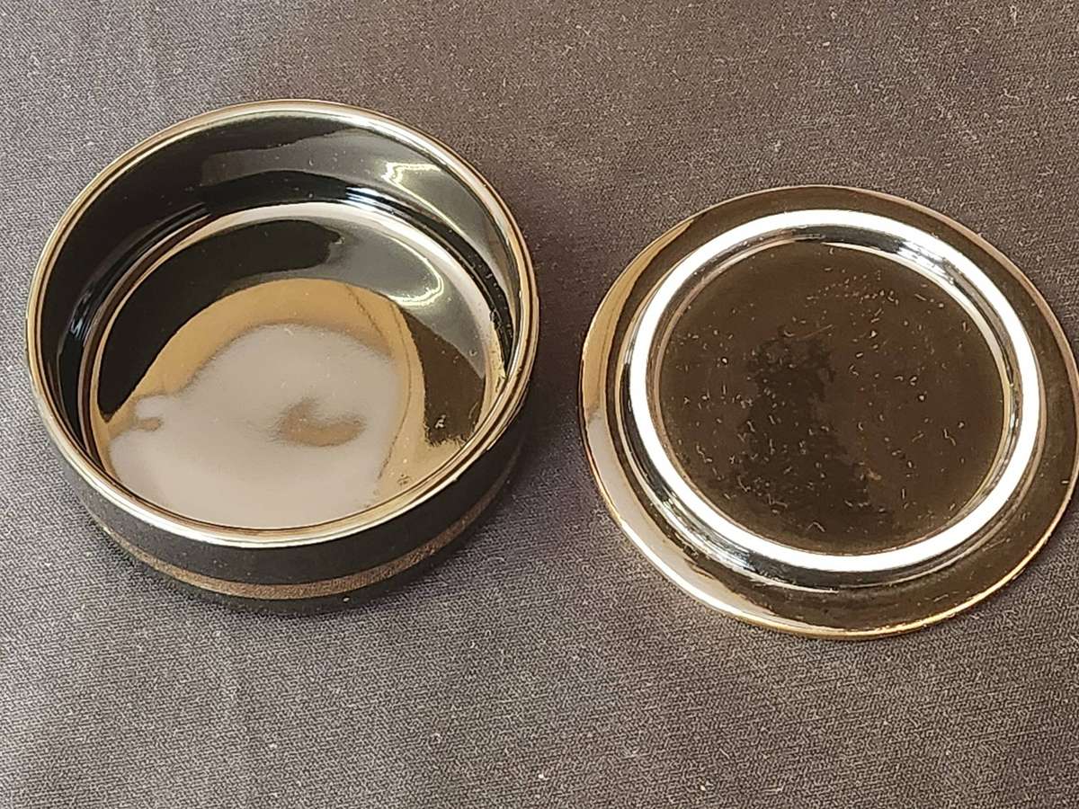 THE ART OF CHOKIN TRINKET BOX