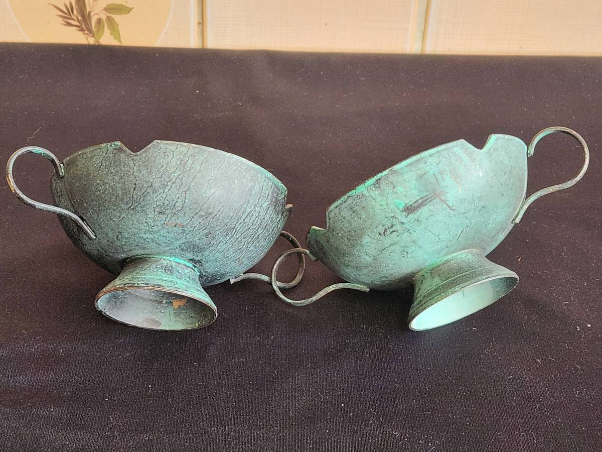 VINTAGE PAIR OF TWIN HANDLED PATINATED BRASS BOWLS